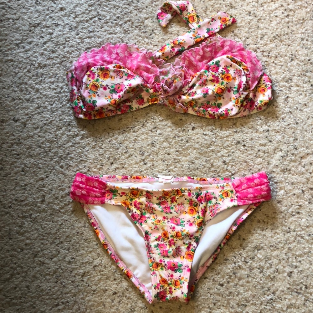 Strapless bikini